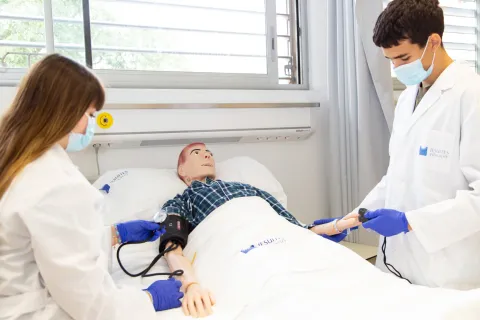 Aula de sanitat a Jesuïtes Bellvitge